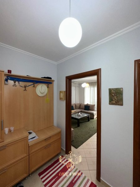 Durres, shes apartament 1+1+Ballkon , 108.800 € (shkembi kavajes 0692039456)