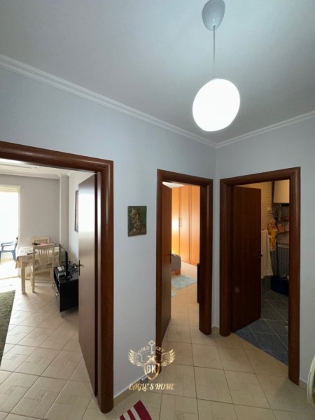 Durres, shes apartament 1+1+Ballkon , 108.800 € (shkembi kavajes 0692039456)