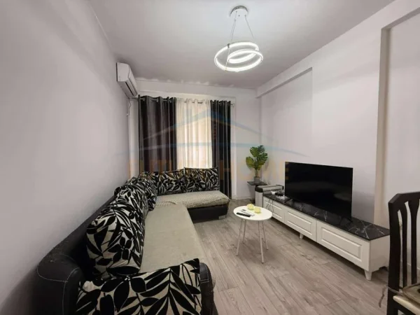 Tirane, jepet me qera apartament 1+1 Kati 3, 56 m² 400 € (UNAZA E RE)