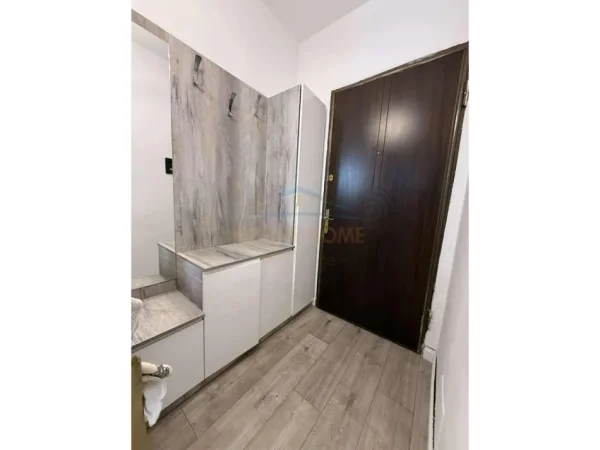 Tirane, jepet me qera apartament 1+1 Kati 3, 56 m² 400 € (UNAZA E RE)