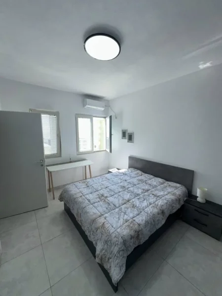 Durres, shes apartament , (Shitet Apartament 1+1 + Ballkon Pamje Deti Rrota kuqe ,Plazh • 125.000€ +355 069 20 39 456 • 61.6 ㎡ Bruto • Total Mobiluar • Kati 9 banim pallat i ri me ashensor dhe administrim te rregullt (jo i fundit...