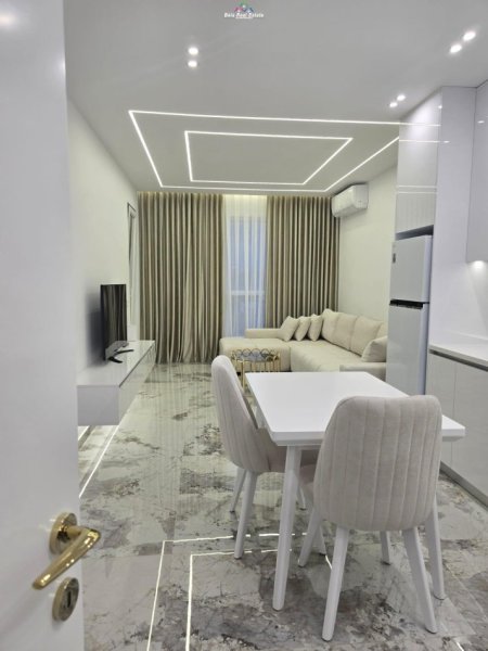 Tirane, jepet me qera apartament 1+1 Kati 5, 76 m² 500 € (paskuqan)