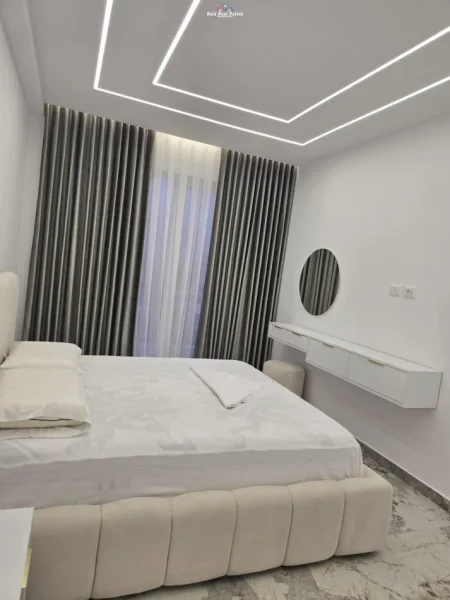 Tirane, jepet me qera apartament 1+1 Kati 5, 76 m² 500 € (paskuqan)