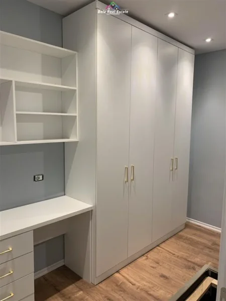 Tirane, jepet me qera apartament 2+1 Kati 3, 70 m² 700 € (don bosko)