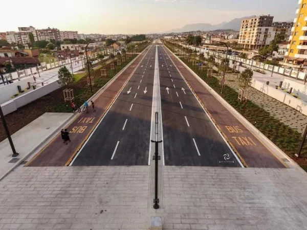 Tirane, shitet apartament 1+1+Ballkon Kati 3, 76 m² 158.000 € (STACIONI TRENIT)