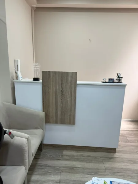 Tirane, shes Recepsjon-banak 200 €