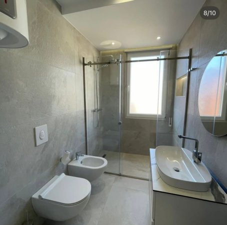 Tirane, jepet me qera apartament 2+1+Ballkon Kati 6, 110 m² 950 € (Prane Shkolles se Baletit)