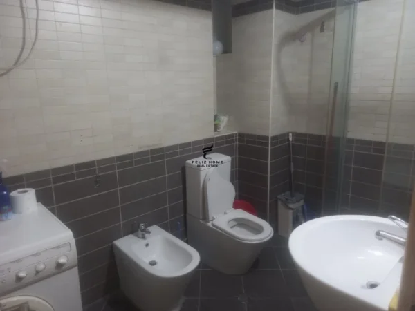 Tirane, jepet me qera apartament 2+1 Kati 2, 80 m² 650 € (21 DHJETORI)