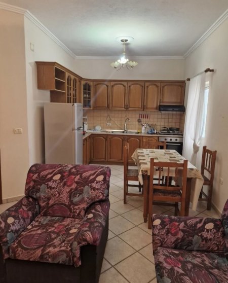 Shqiperi, jepet me qera shtepi 3+1 Kati 3, 450 € (Astir)