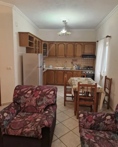 Shqiperi, jepet me qera shtepi 3+1 Kati 3, 450 € (Astir)