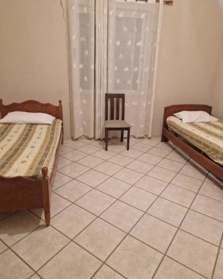 Shqiperi, jepet me qera shtepi 3+1 Kati 3, 450 € (Astir)