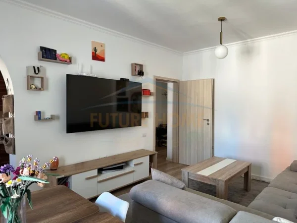 SHITET SUPER APARTAMENT 1+1 NE MYSLYM SHYR , SHKOLLA PJETER BUDI
