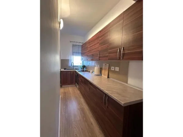 SHITET SUPER APARTAMENT 1+1 NE MYSLYM SHYR , SHKOLLA PJETER BUDI