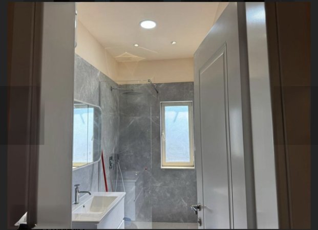 Tirane, jepet me qera apartament 1+1 Kati 3, 600 € 