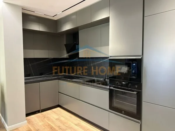 Tirane, shitet apartament 2+1+Ballkon Kati 5, 115 m² 230.000 € (Don Bosko)