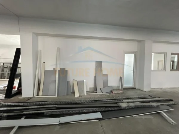 Durres, shitet ambjent biznesi Kati 3, 880 m² 680.000 € (Shkozet)