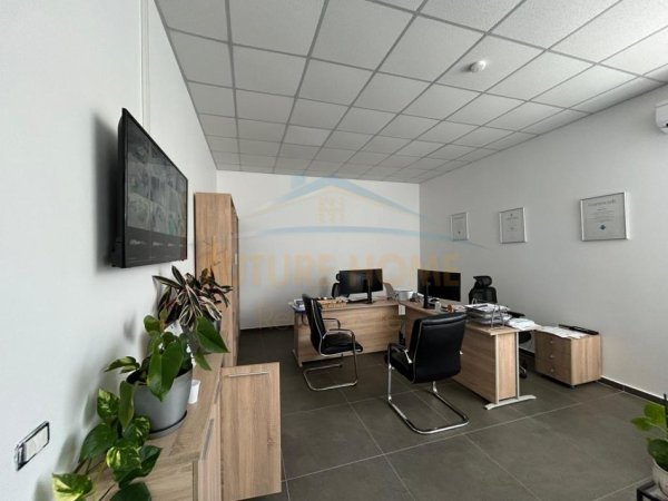 Durres, shitet ambjent biznesi Kati 3, 880 m² 680.000 € (Shkozet)