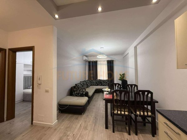 Tirane, jepet me qera apartament 1+1 Kati 3, 56 m² 400 € (Unaza e Re)