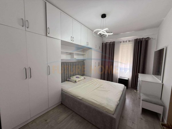Tirane, jepet me qera apartament 1+1 Kati 3, 56 m² 400 € (Unaza e Re)