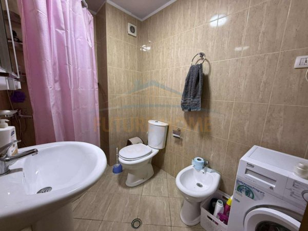 Tirane, jepet me qera apartament 1+1 Kati 3, 56 m² 400 € (Unaza e Re)
