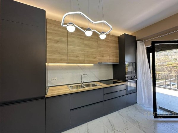 Tirane, jepet me qera apartament 3+1+Aneks+Ballkon Kati 6, 330 m² 1.300 € (Rezidenca Kodra e Diellit 2)