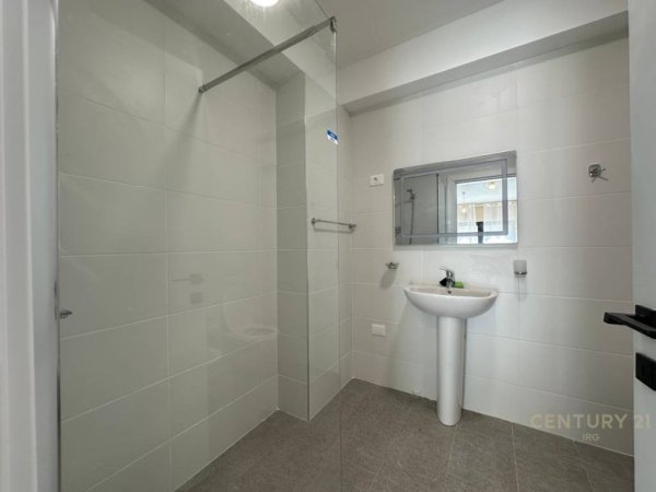 Tirane, jepet me qera apartament 3+1+Aneks+Ballkon Kati 6, 330 m² 1.300 € (Rezidenca Kodra e Diellit 2)