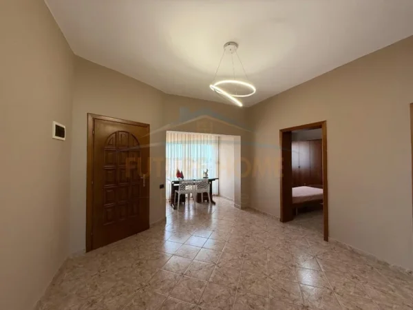 Tirane, jepet me qera apartament 2+1+Ballkon Kati 3, 146 m² 600 € (Kodra e Priftit)