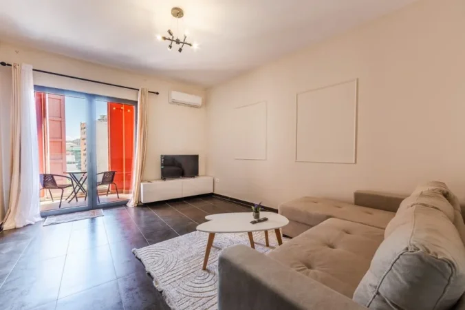 Tirane, jepet me qera apartament 1+1+Ballkon Kati 6, 78 m² 1.000 € (Rruga Kavajes)