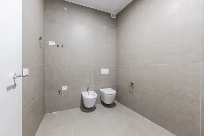 Tirane, jepet me qera apartament 1+1+Ballkon Kati 6, 78 m² 1.000 € (Rruga Kavajes)