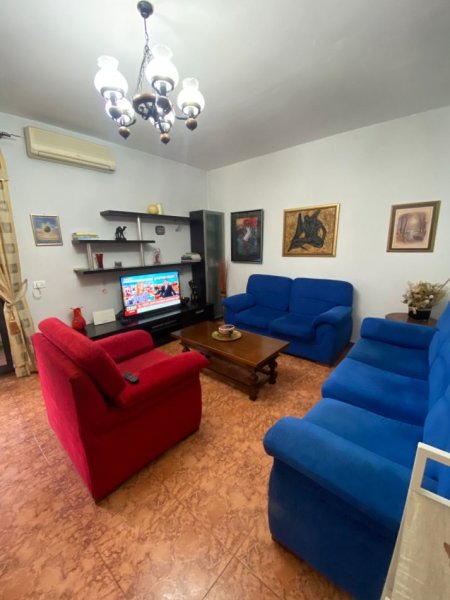 Tirane, jepet me qera apartament 1+1+Ballkon Kati 3, 60 m² 480 € (21 Dhjetori pas Sabaudin Gabranit)