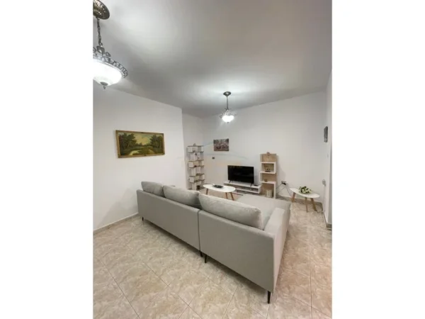 Tirane, jepet me qera apartament 1+1 Kati 6, 65 m² 550 € (Zogu i Zi)