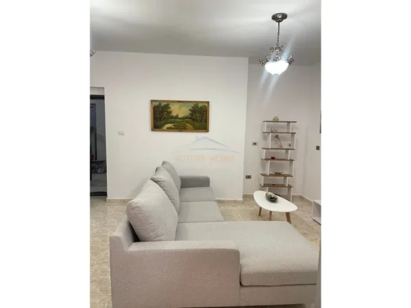 Tirane, jepet me qera apartament 1+1 Kati 6, 65 m² 550 € (Zogu i Zi)