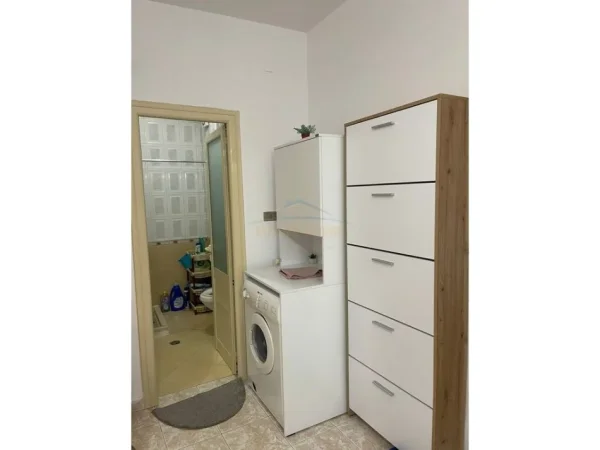 Tirane, jepet me qera apartament 1+1 Kati 6, 65 m² 550 € (Zogu i Zi)