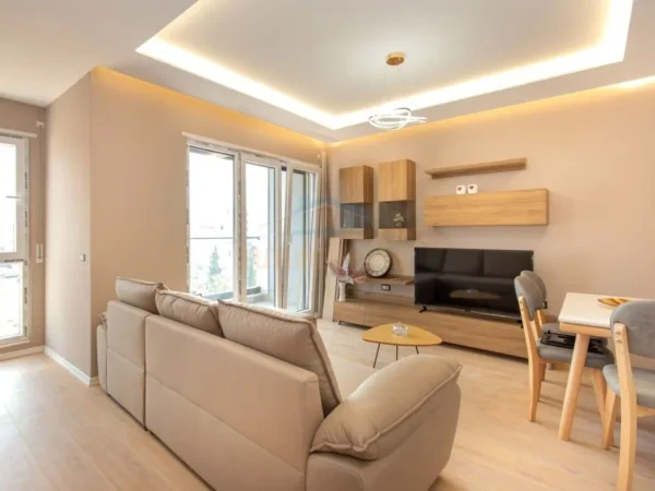 Tirane, jepet me qera apartament 1+1+Ballkon Kati 6, 57 m² 650 € (Rruga Jordan Misja)