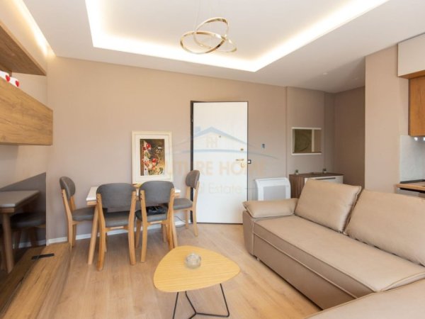 Tirane, jepet me qera apartament 1+1+Ballkon Kati 6, 57 m² 650 € (Rruga Jordan Misja)
