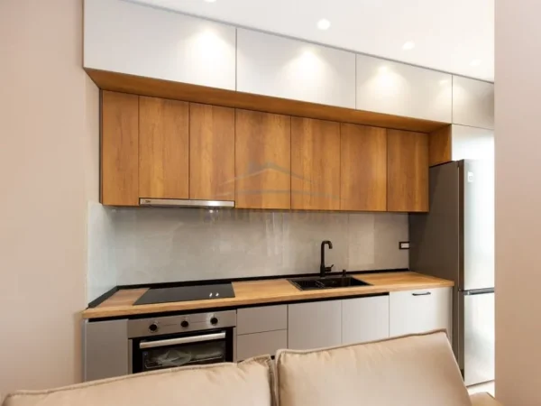 Tirane, jepet me qera apartament 1+1+Ballkon Kati 6, 57 m² 650 € (Rruga Jordan Misja)