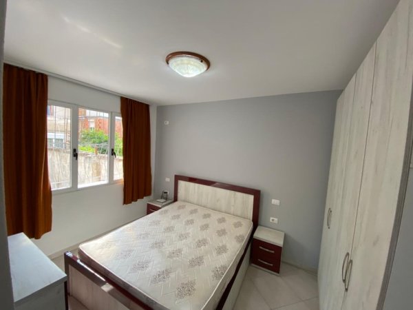 Tirane, jepet me qera apartament 1+1 Kati 0, 38 m² 420 €
