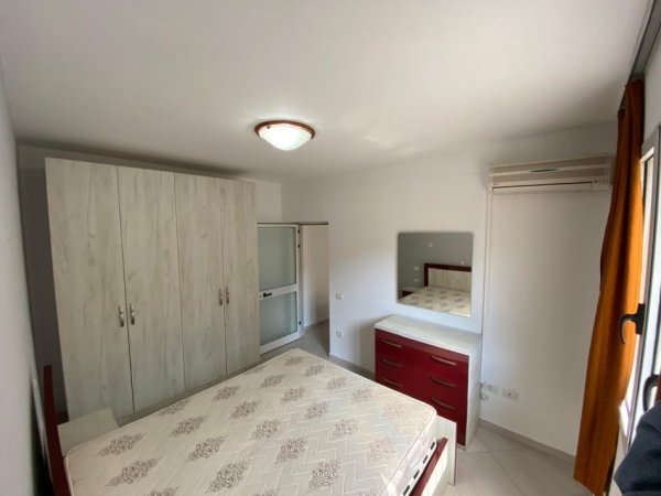 Tirane, jepet me qera apartament 1+1 Kati 0, 38 m² 420 €