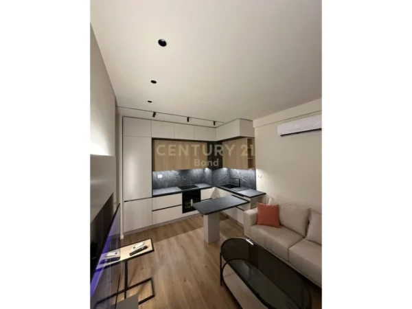 Tirane, jepet me qera apartament 1+1 Kati 7, 100 m² 500 € (Rezidenca Kaimi)