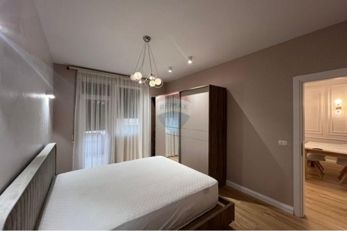 Tirane, jepet me qera apartament 1+1 Kati 4, 65 m² 700 € 