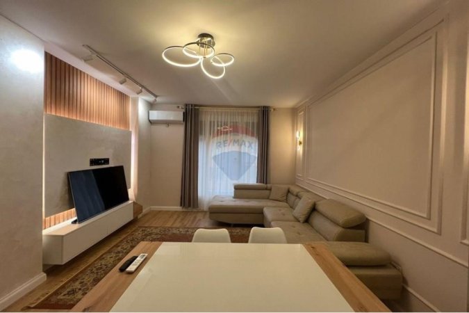 Tirane, jepet me qera apartament 1+1 Kati 4, 65 m² 700 € 