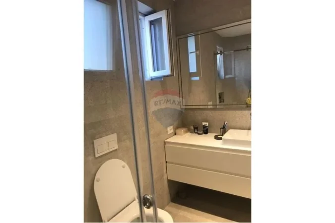 Tirane, jepet me qera apartament 1+1 Kati 4, 60 m² 650 € 