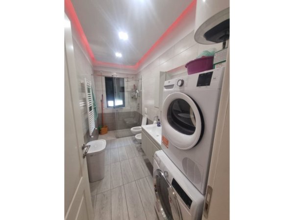 Tirane, jepet me qera apartament 2+1 Kati 3, 102 m² 900 € (&quot;GREEN CITY&quot; REZIDENCË)