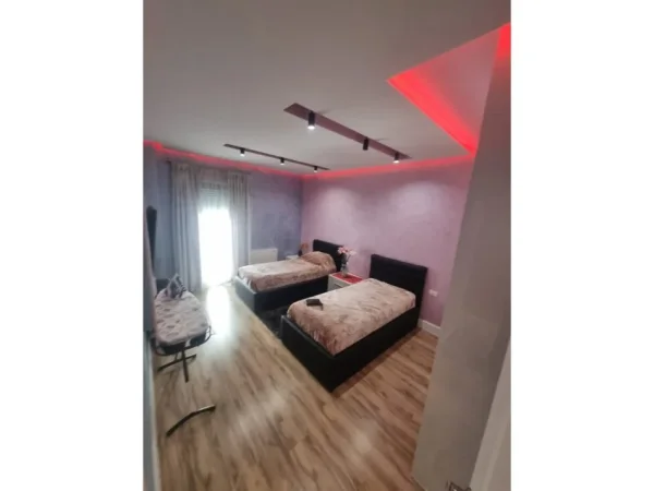 Tirane, jepet me qera apartament 2+1 Kati 3, 102 m² 900 € ("GREEN CITY" REZIDENCË)