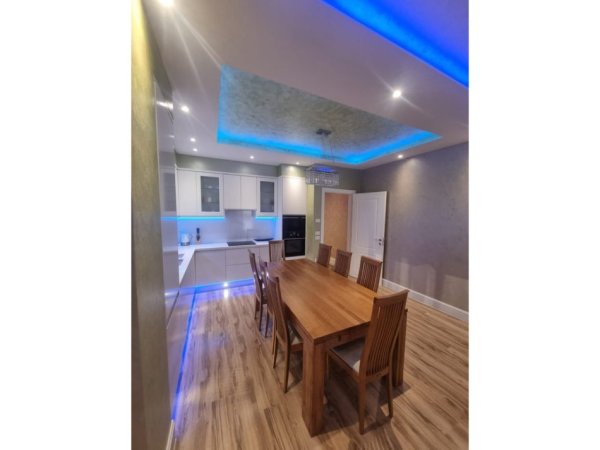 Tirane, jepet me qera apartament 2+1 Kati 3, 102 m² 900 € (&quot;GREEN CITY&quot; REZIDENCË)