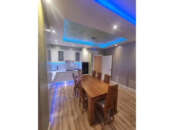 Tirane, jepet me qera apartament 2+1 Kati 3, 102 m² 900 € ("GREEN CITY" REZIDENCË)