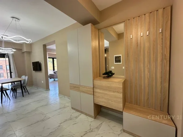 Tirane, jepet me qera apartament 3+1+Aneks+Ballkon Kati 6, 330 m² 1.300 € (Kodra e Diellit 2)