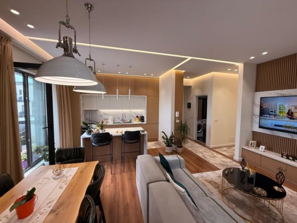 Tirane, shitet apartament 2+1 Kati 8, 132 m² 345.000 € (Brryl, Shkolla e Kuqe)