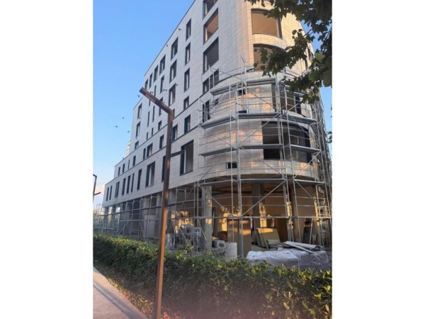 Tirane, shitet apartament 2+1+Aneks+Ballkon Kati 1, 110 m² 265.000 € (Liqeni i thate)