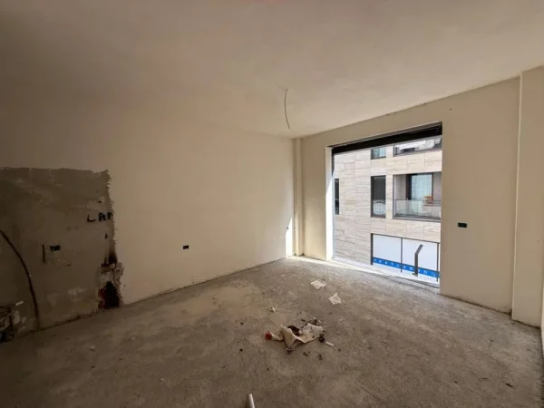 Tirane, shitet apartament 2+1+Aneks+Ballkon Kati 1, 110 m² 265.000 € (Liqeni i thate)